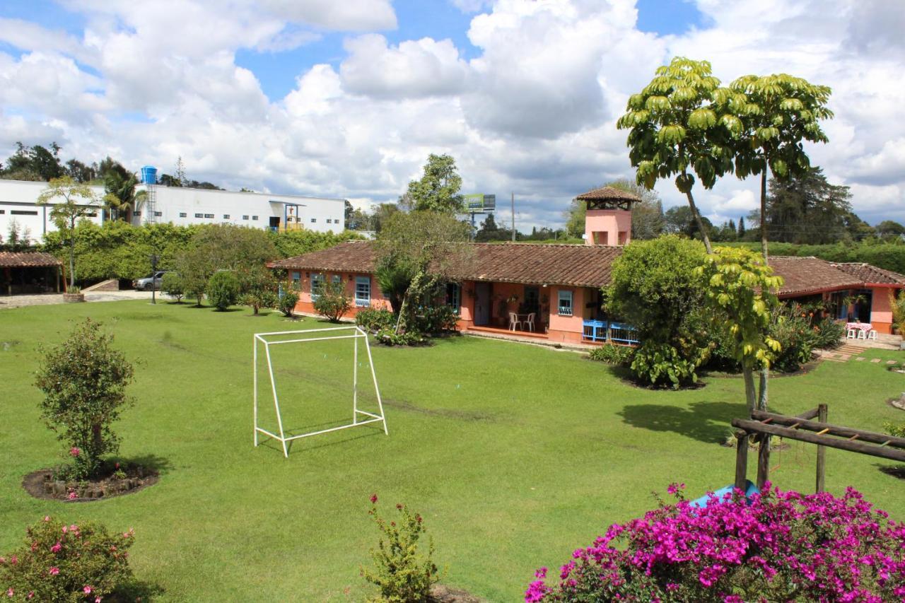 Ecohotel La Masia Llanogrande  Exterior photo